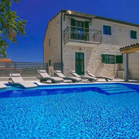 Holiday In Porec/istrien 40267 Prázdninový dům *